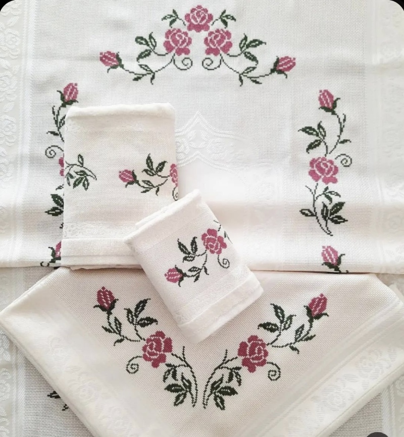 Pembe Çiçekli Etamin 4 lü Set