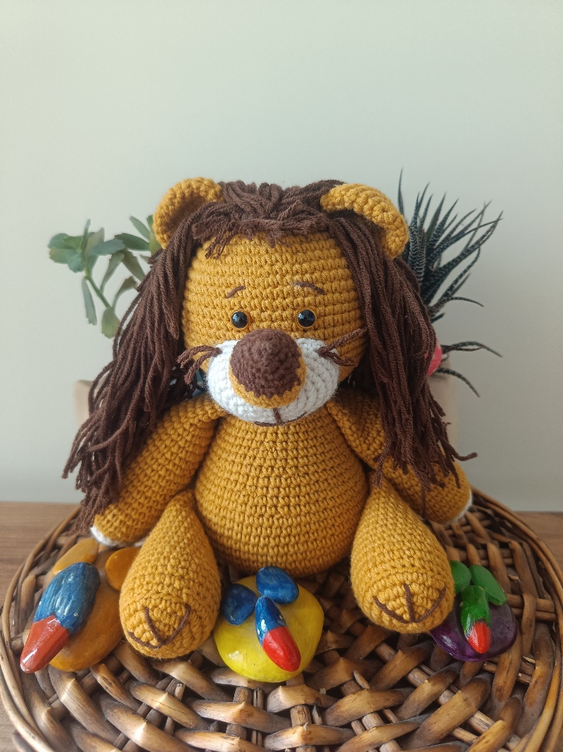 Amigurumi oyuncak aslan