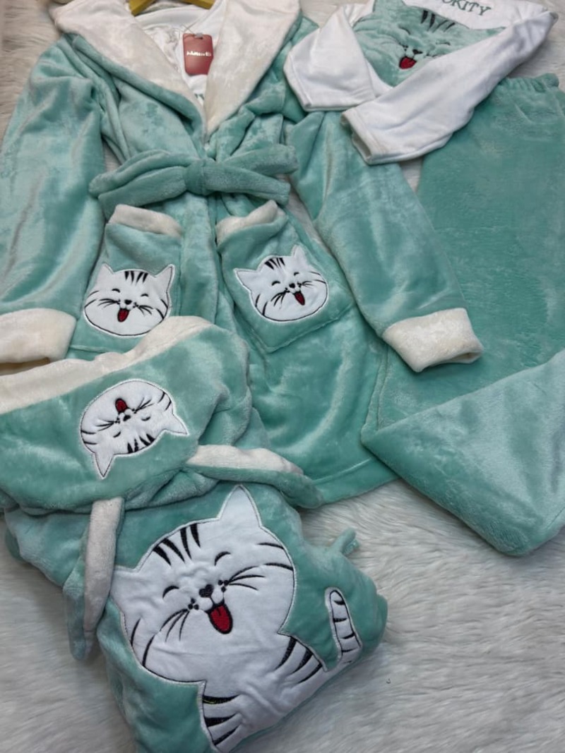 Kedili mavi desen Pijama takımı