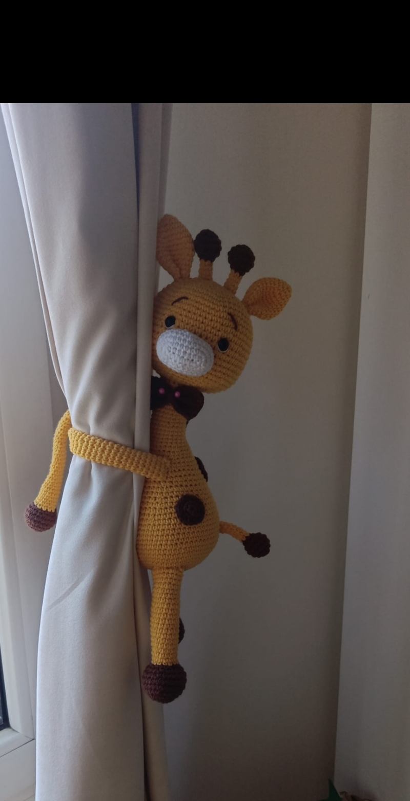 Amigurumi  zürafa perde tutucu