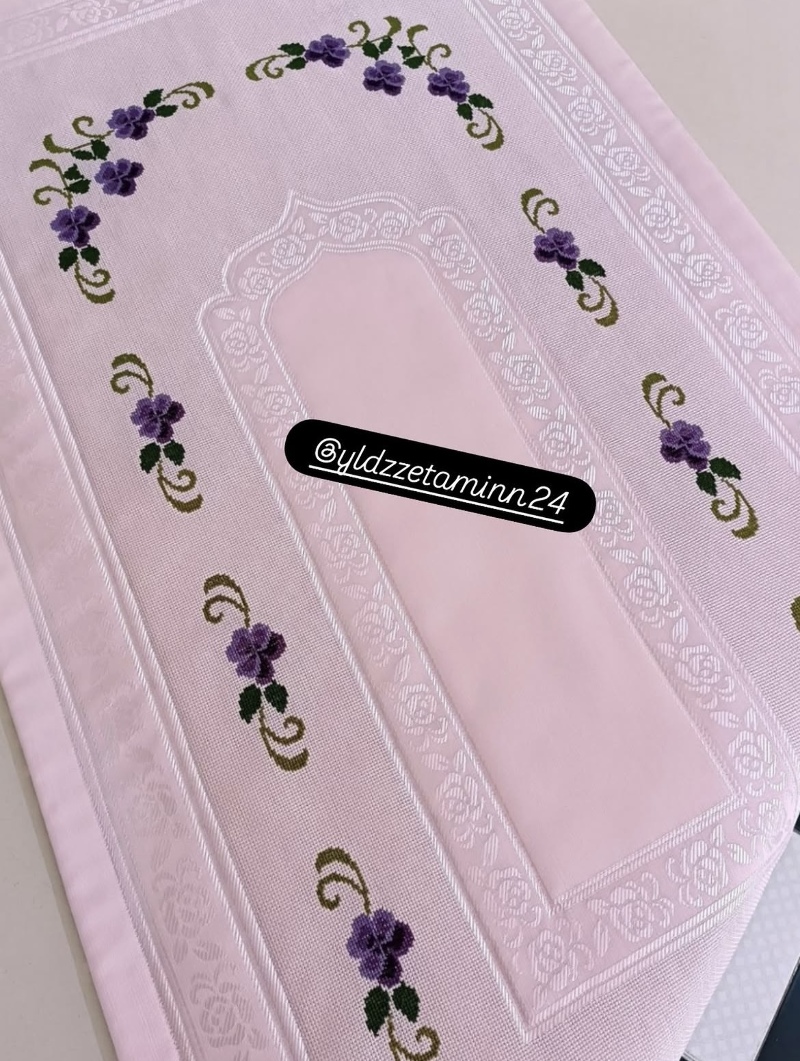 Mor Çiçekli Etamin Seccade 