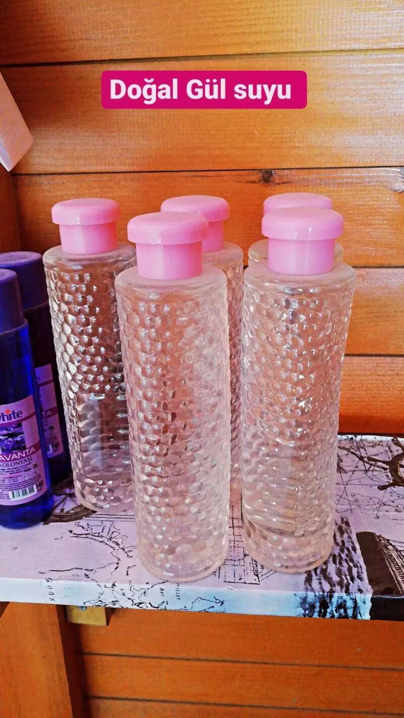 Doğal gül suyu