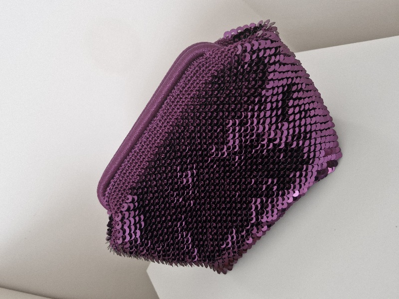 Pullu Burs Örgü Çanta