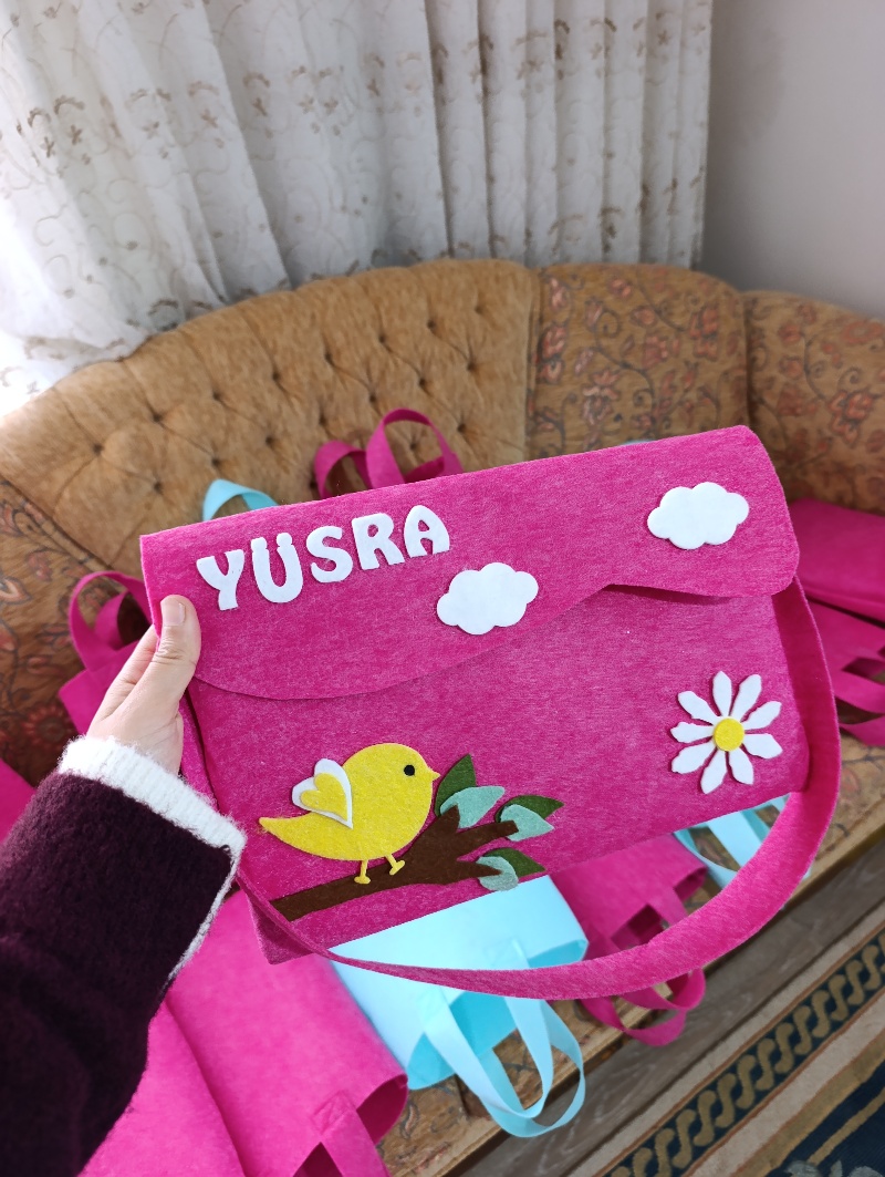 Orta boy Kur'an çantası / keçe çanta