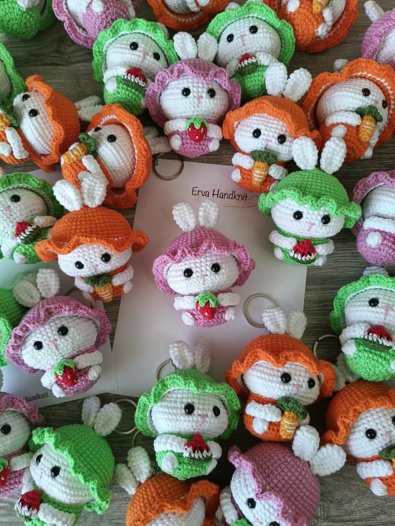 Tavşan örgü anahtarlık 